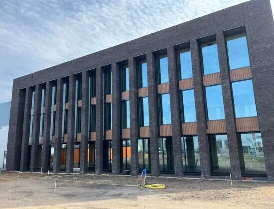 van de Logt Bouw Service, Beneden-Leeuwen